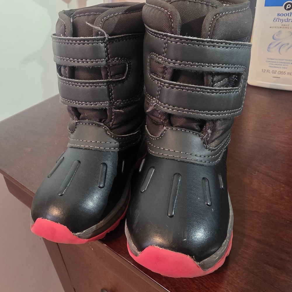 Carter Skylar Toddler Light Up Boot Size 7
